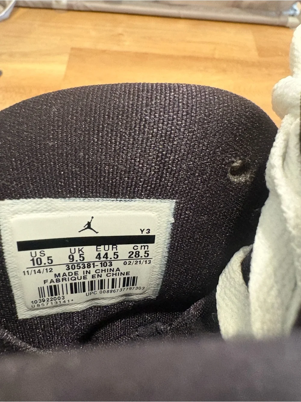 Air Jordan 8 Retro Bugs Bunny 2013 Size 10.5 Mint Never Worn DS OG Box